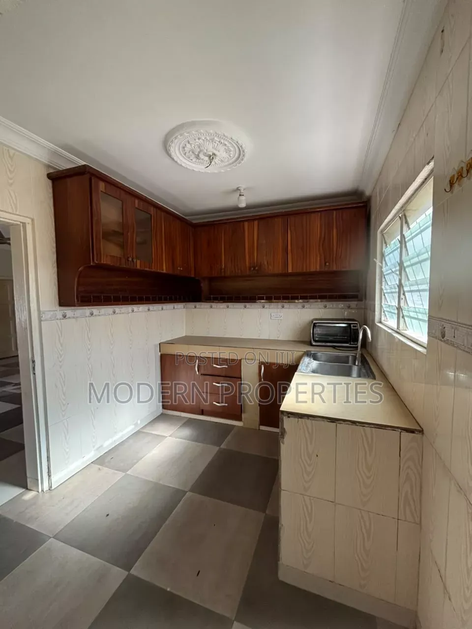 3bdrm House in Modern Properties, GREDA Estate for rent