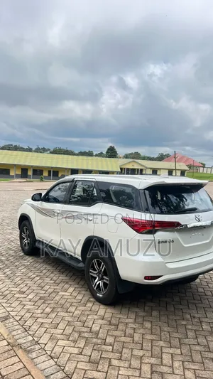 Toyota Fortuner 2.7 AWD 2019 White