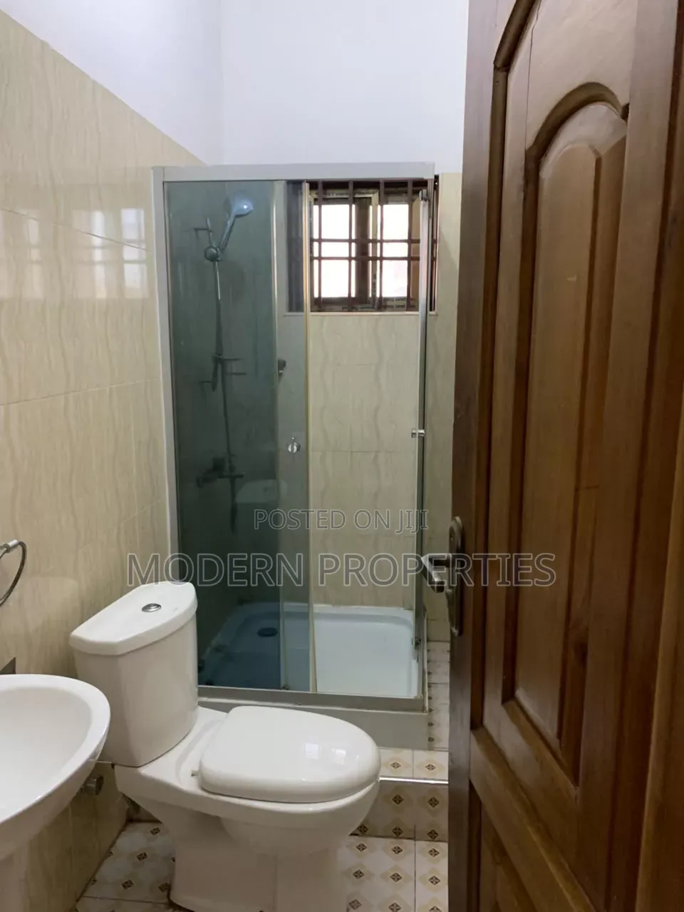 3bdrm Apartment in Modern Properties, Teshie-Nungua Estates for rent