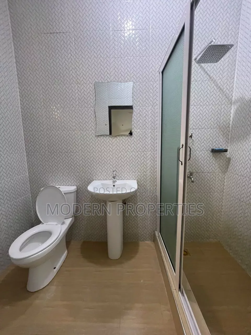 3bdrm House in Modern Properties, Baatsona Total for rent