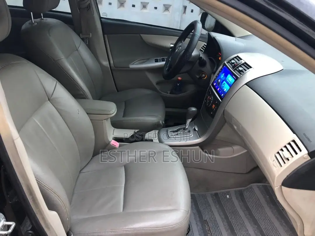 Toyota Corolla 2010 Black