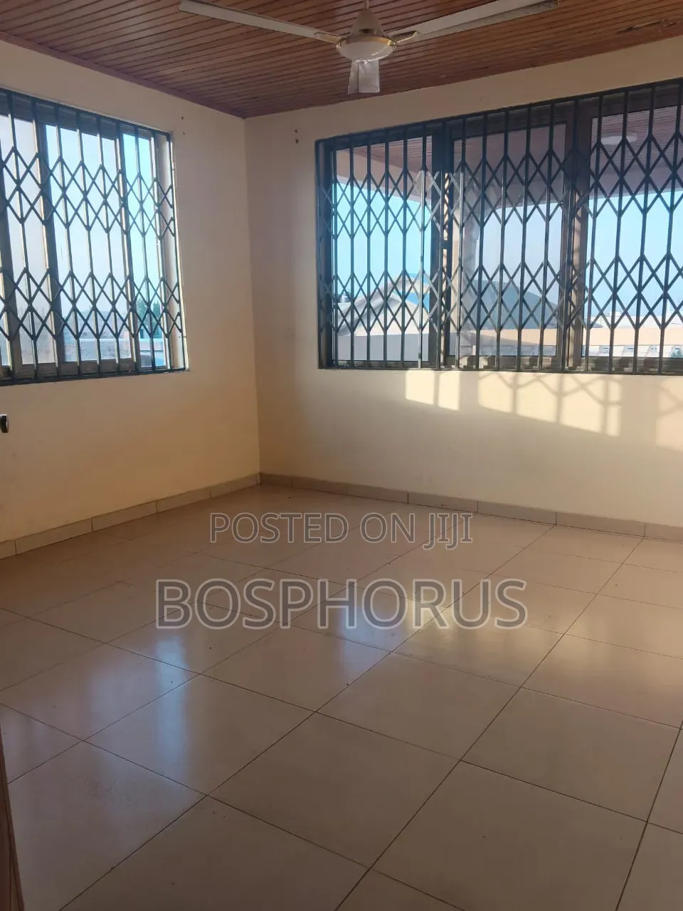 2bdrm Apartment in Lapaz, Nyanmekye for rent