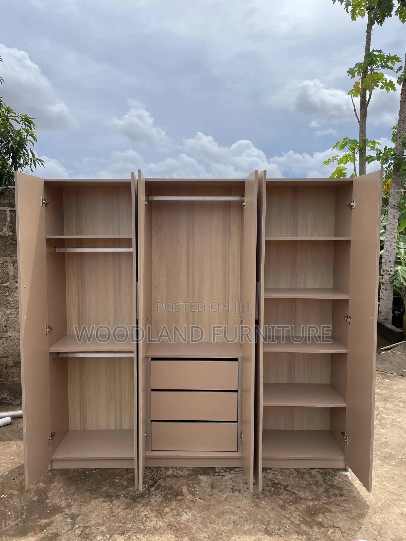A Wardrobe That Finally Keeps Up With Your Life