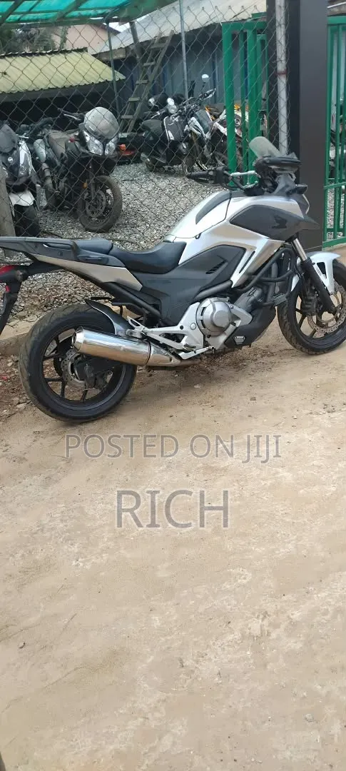 Honda 2021 Silver