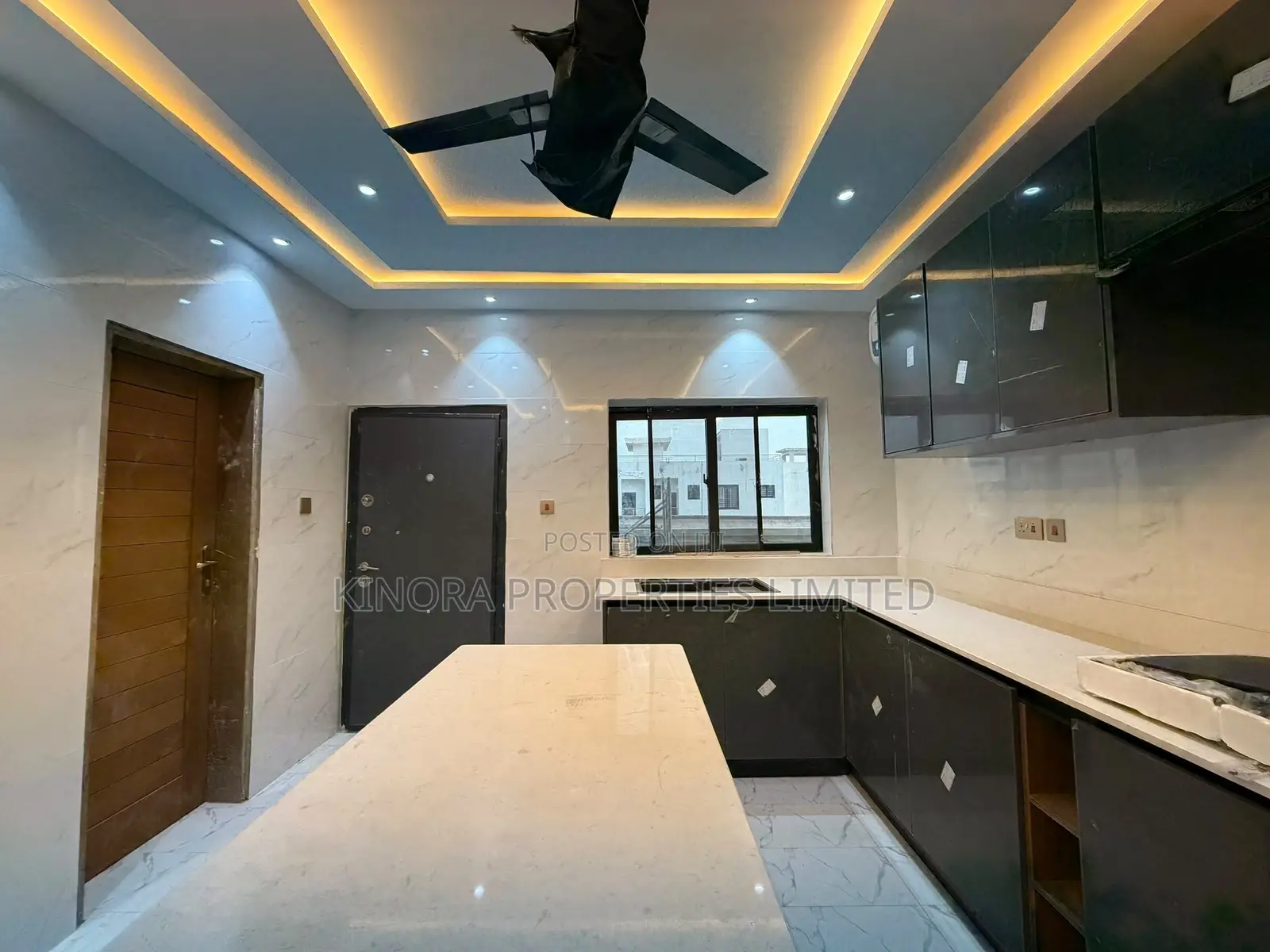 2bdrm Apartment in Lakeside for rent