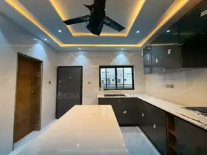 2bdrm Apartment in Lakeside for rent