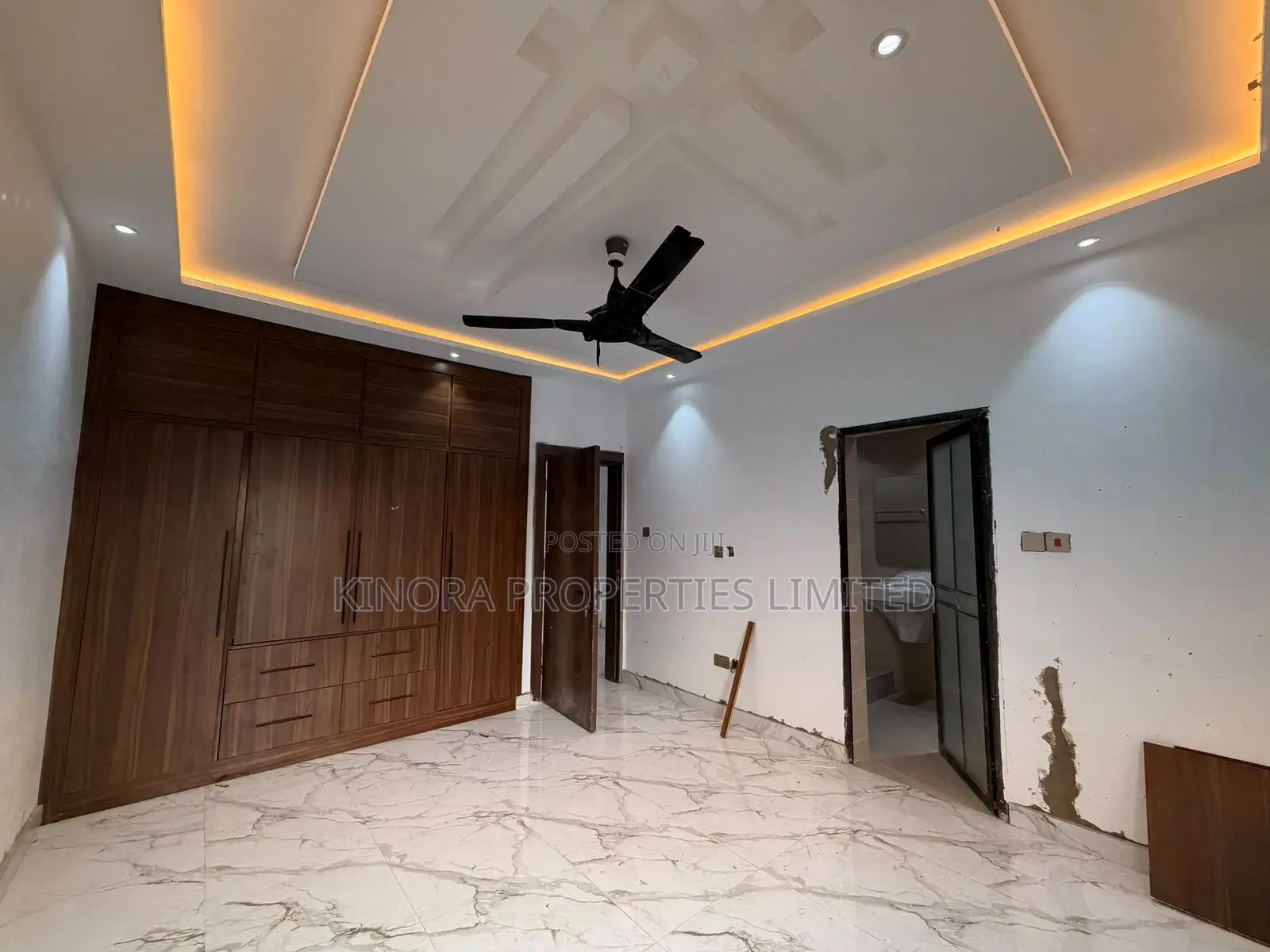 2bdrm Apartment in Lakeside for rent