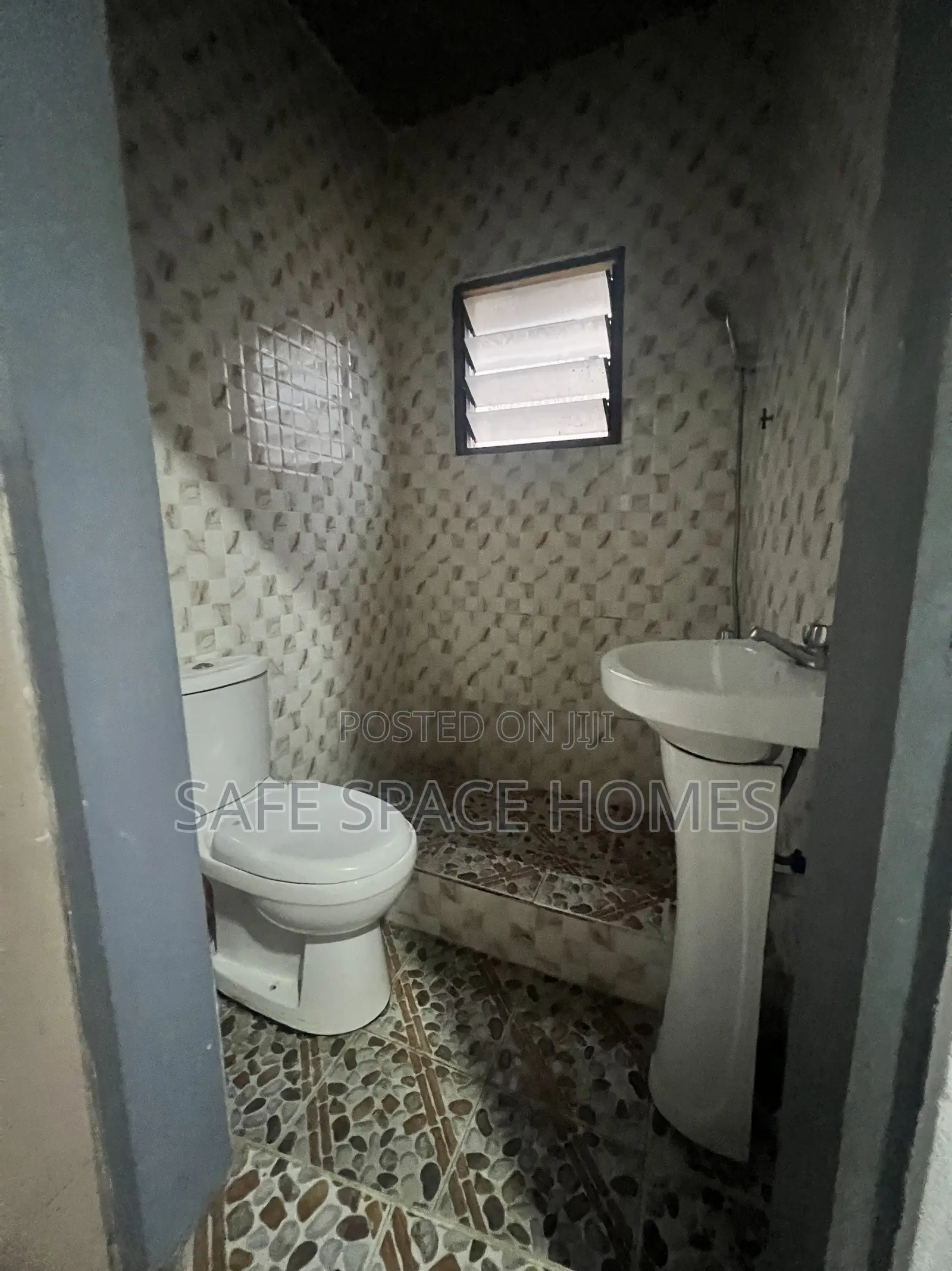 1bdrm Apartment in Tseaddo for rent