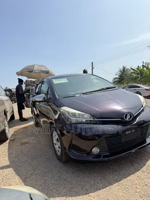 Toyota Vitz 1.3 FWD 5dr 2015 Purple