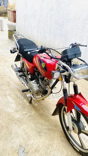 Royal RY125 2021 Red