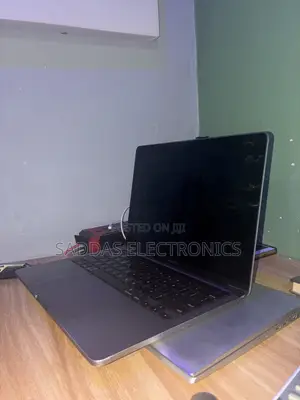 Laptop Apple MacBook Pro 2020 8GB Intel Core i5 SSD 256GB