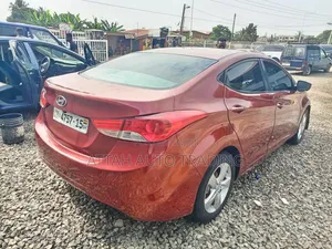 Hyundai Elantra 2015 Red