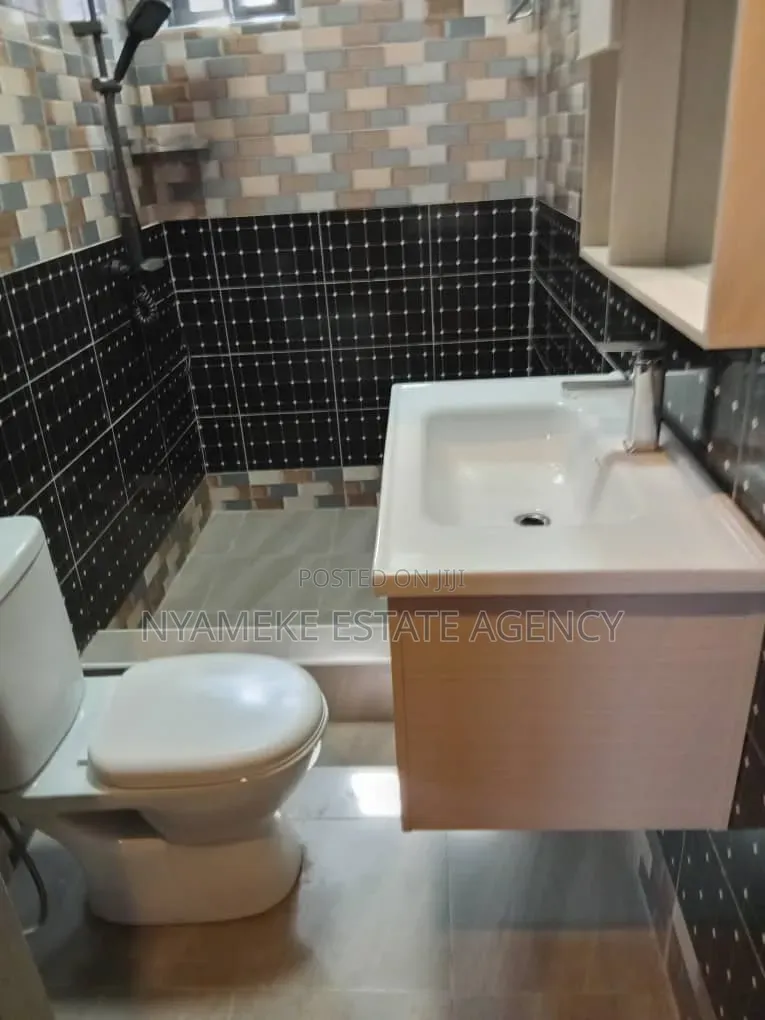 3bdrm House in Jah River, Akweley for sale