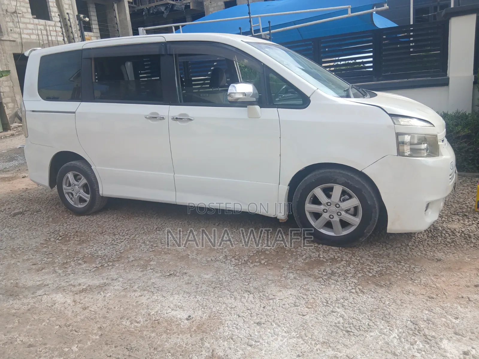 Toyota Voxy 2013 White