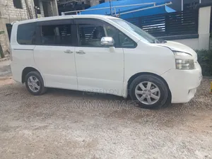 Toyota Voxy 2013 White