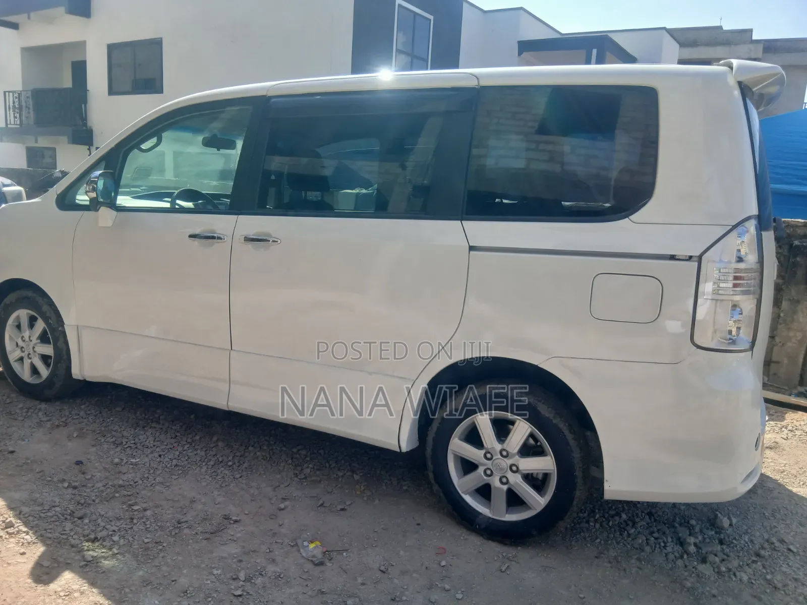 Toyota Voxy 2013 White