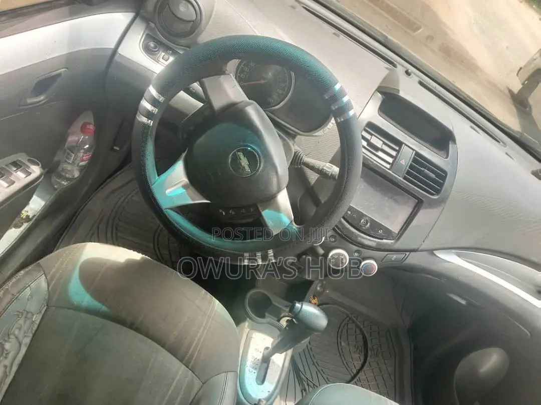 Chevrolet Spark 2015 Beige