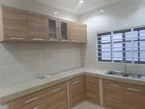 5bdrm House in Santasi, Kumasi Metropolitan for rent