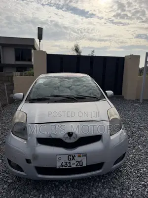 Toyota Vitz 1.0 FWD 3dr 2010 Silver