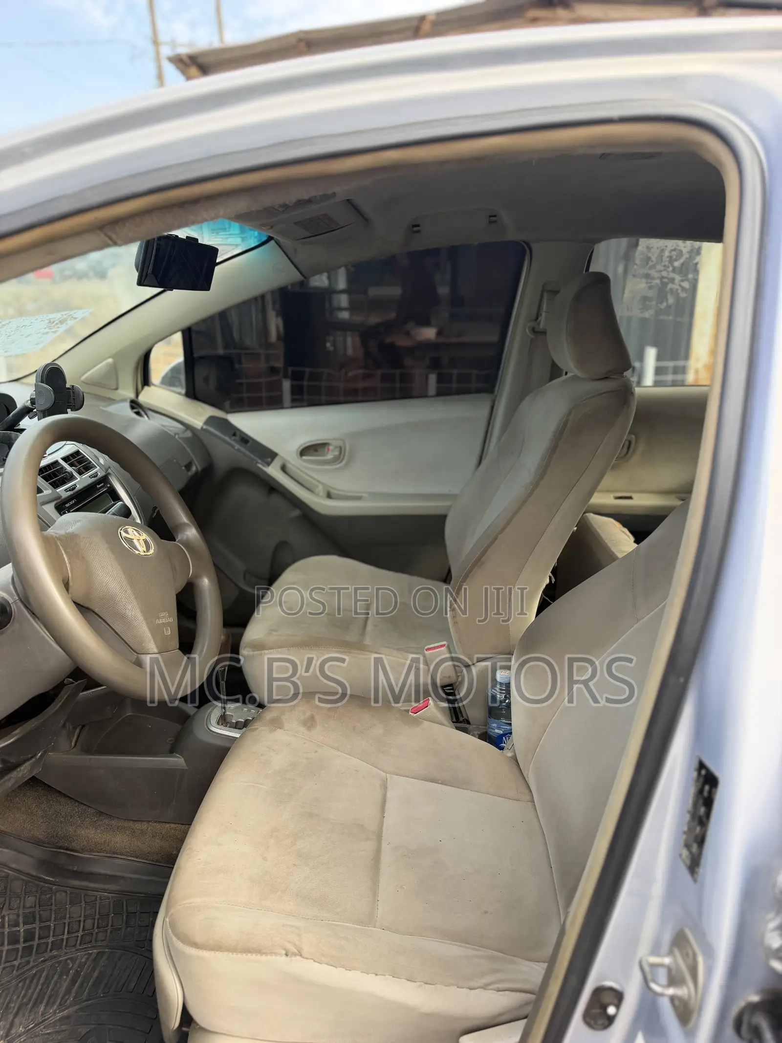 Toyota Vitz 1.0 FWD 3dr 2010 Silver