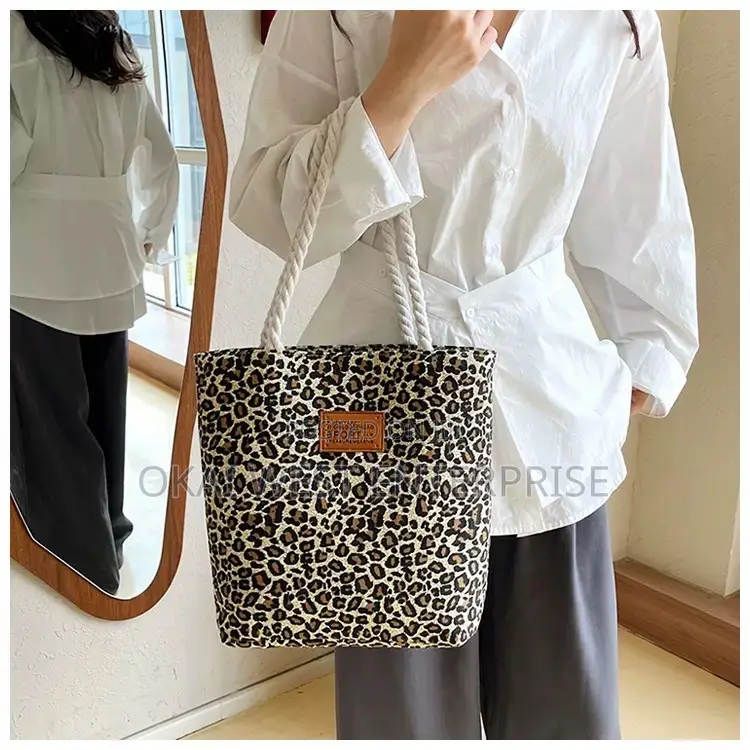 Korean-Inspired Large Capacity Canvas Tote Bag - Perfect for Outdoor