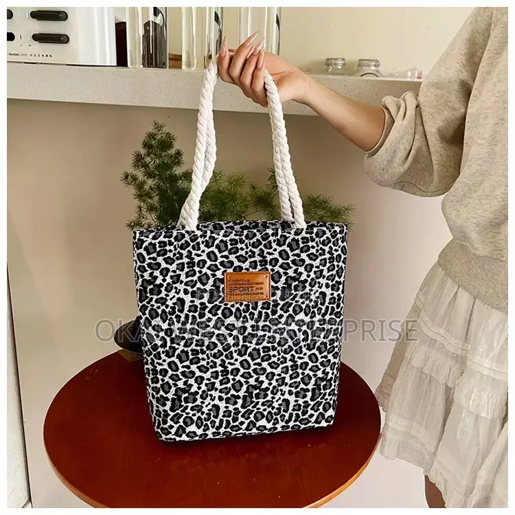Korean-Inspired Large Capacity Canvas Tote Bag - Perfect for Outdoor