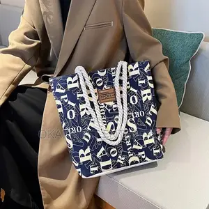 Korean-Inspired Large Capacity Canvas Tote Bag - Perfect for Outdoor