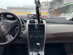 Toyota Corolla 2012 White