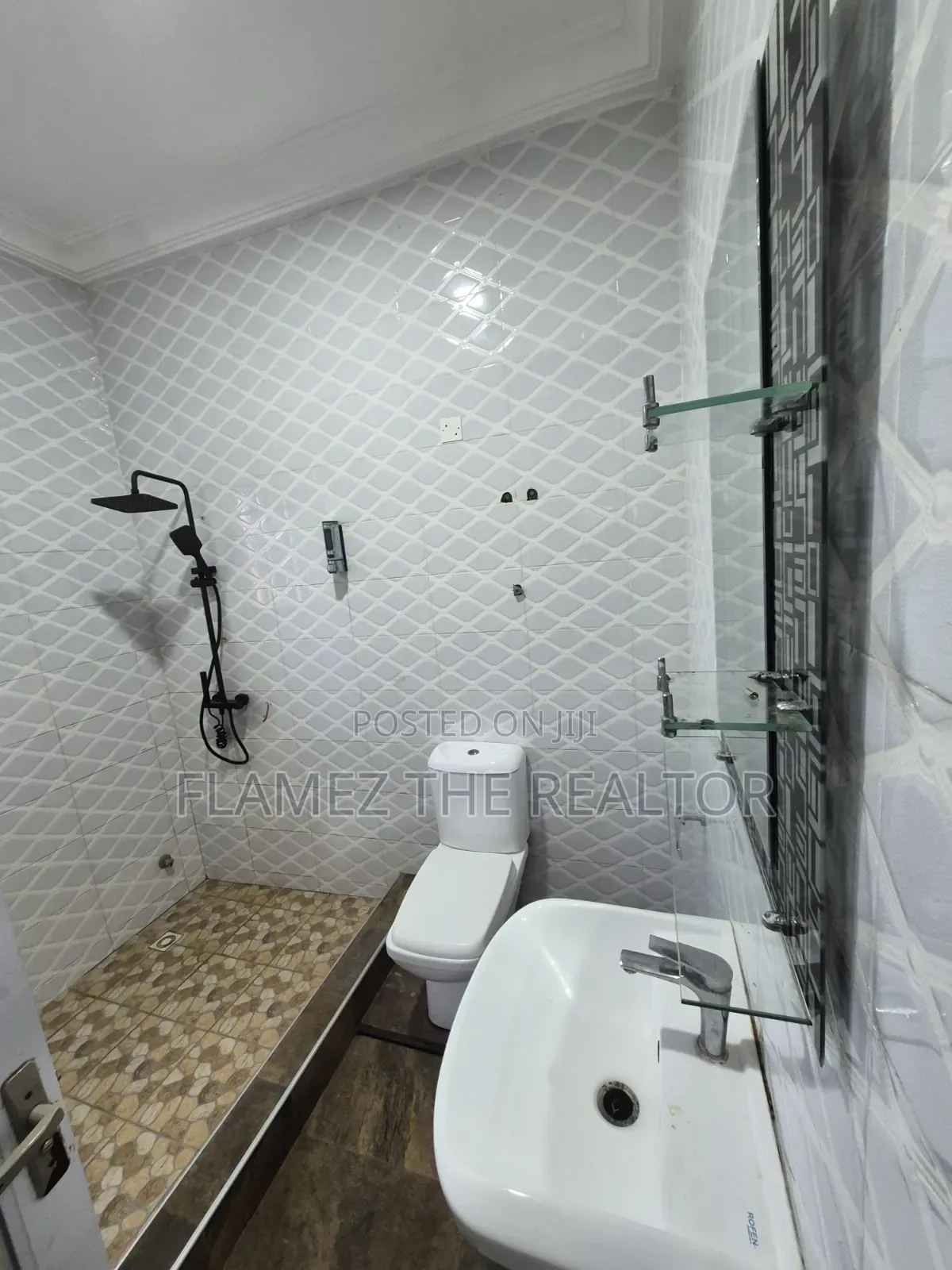 2bdrm Apartment in Acp Franco Area, Kwabenya for rent