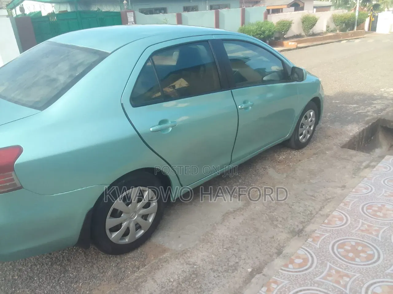 Toyota Yaris Base Sedan 4dr 2010 Green