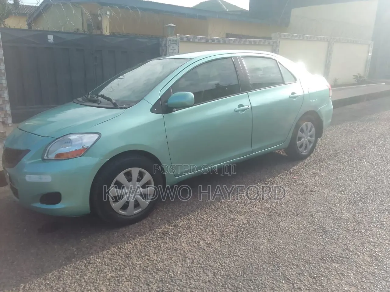Toyota Yaris Base Sedan 4dr 2010 Green