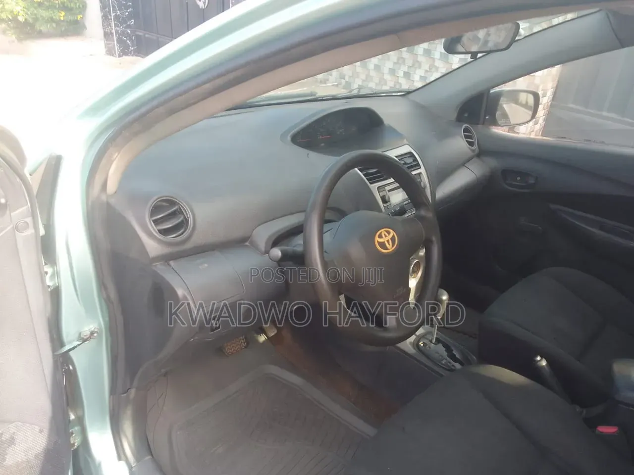 Toyota Yaris Base Sedan 4dr 2010 Green