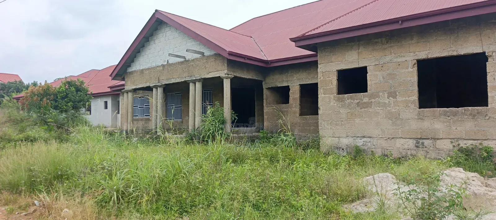 7bdrm House in Kumasi Metropolitan for sale