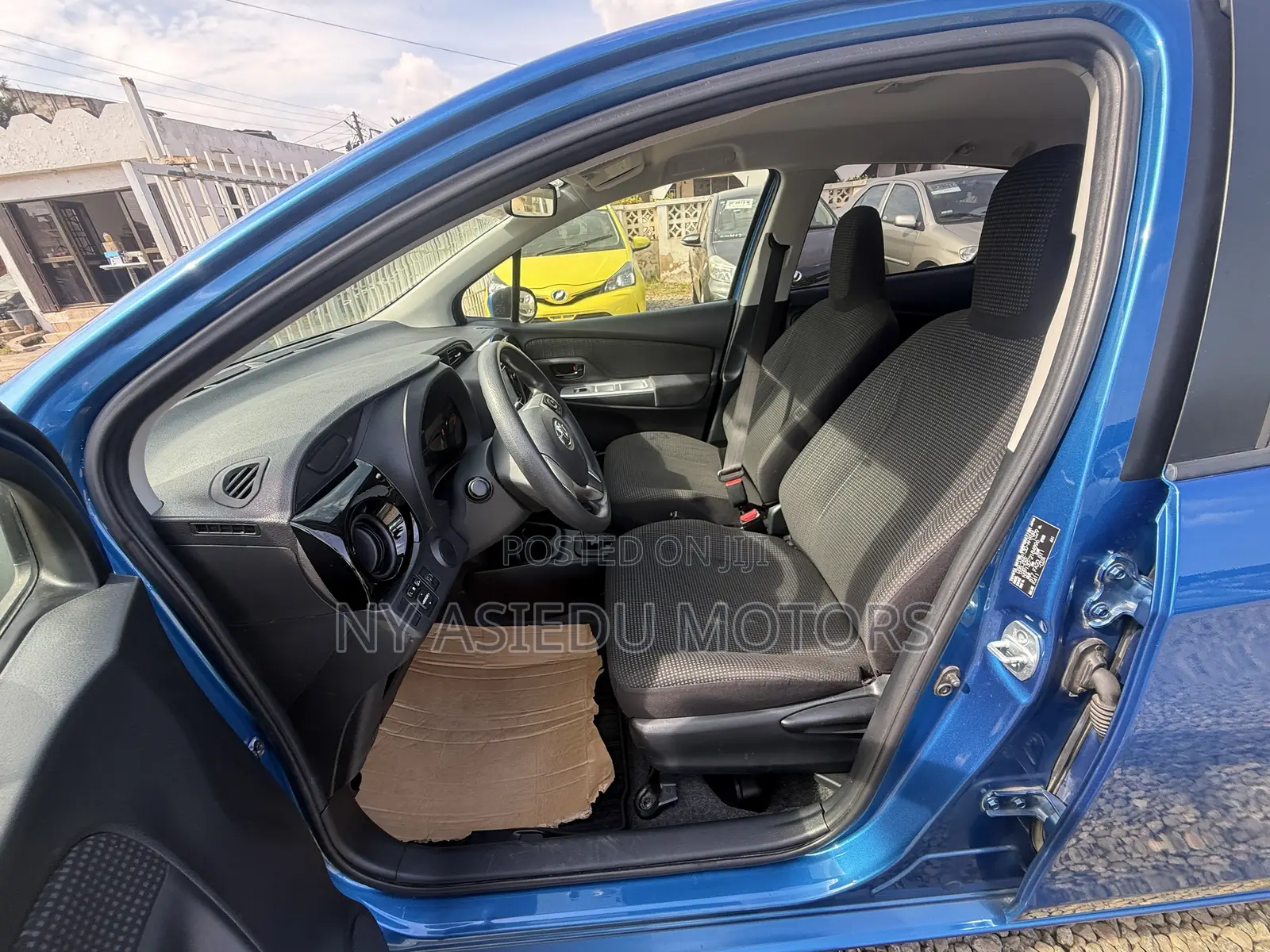Toyota Vitz 1.5 FWD 3dr 2015 Blue