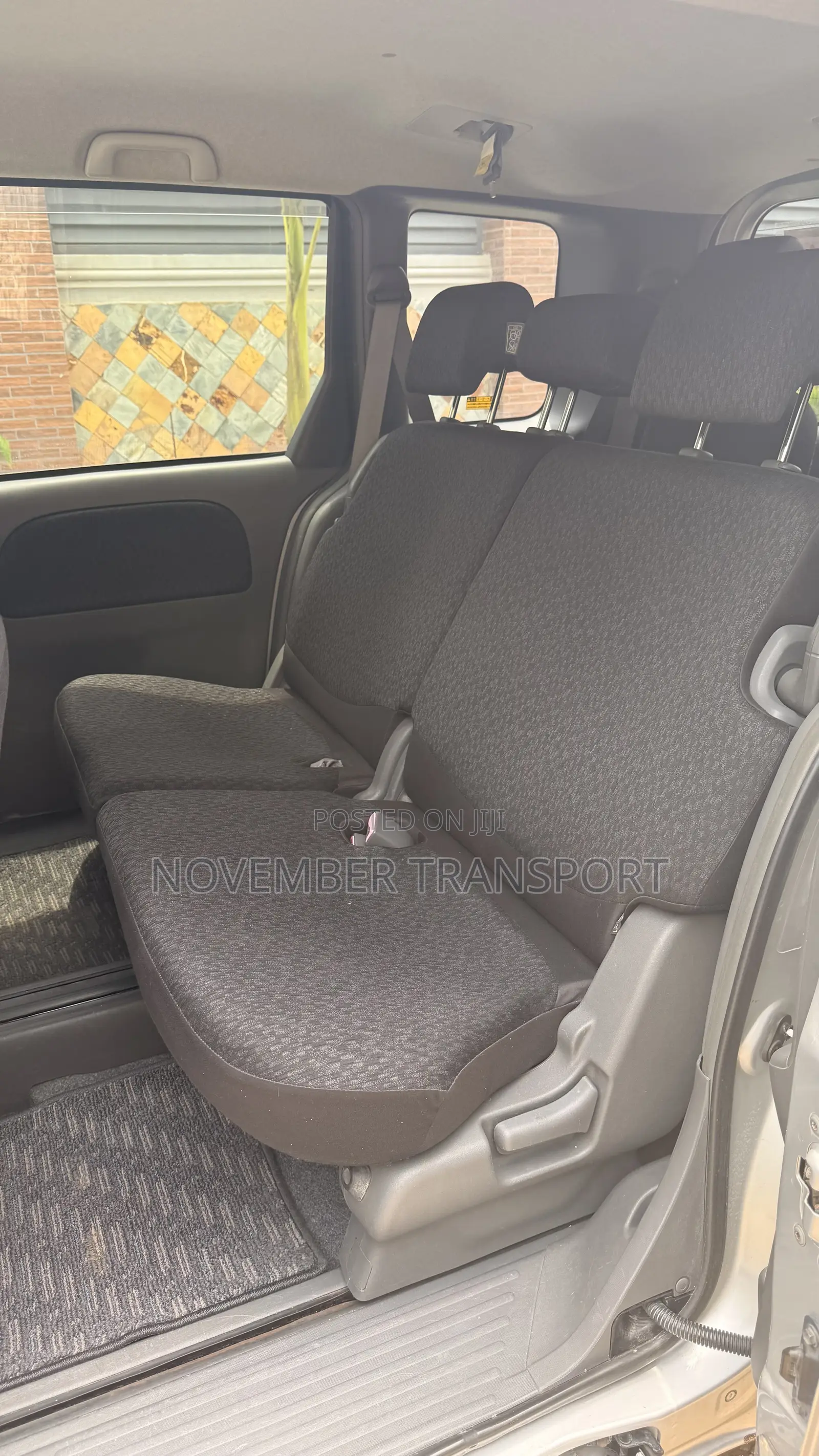 Toyota Sienta 1.5 FWD 2013 Silver