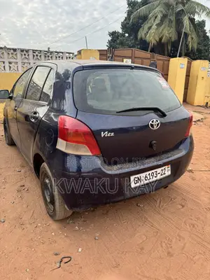 Toyota Vitz 2010 Blue