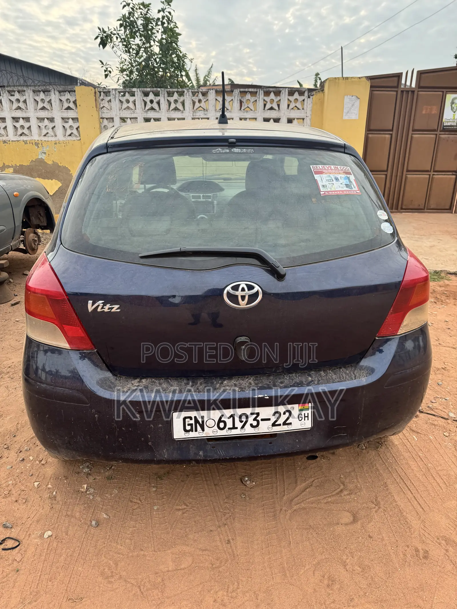 Toyota Vitz 2010 Blue