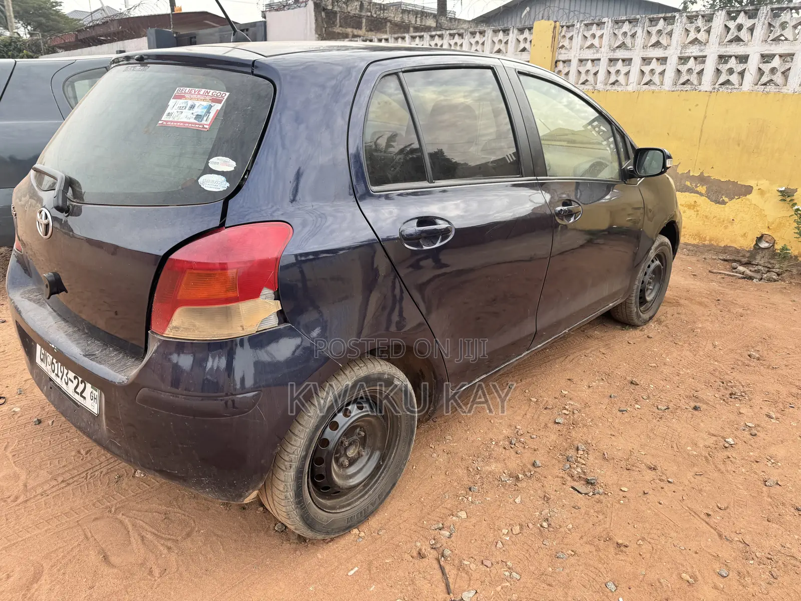 Toyota Vitz 2010 Blue