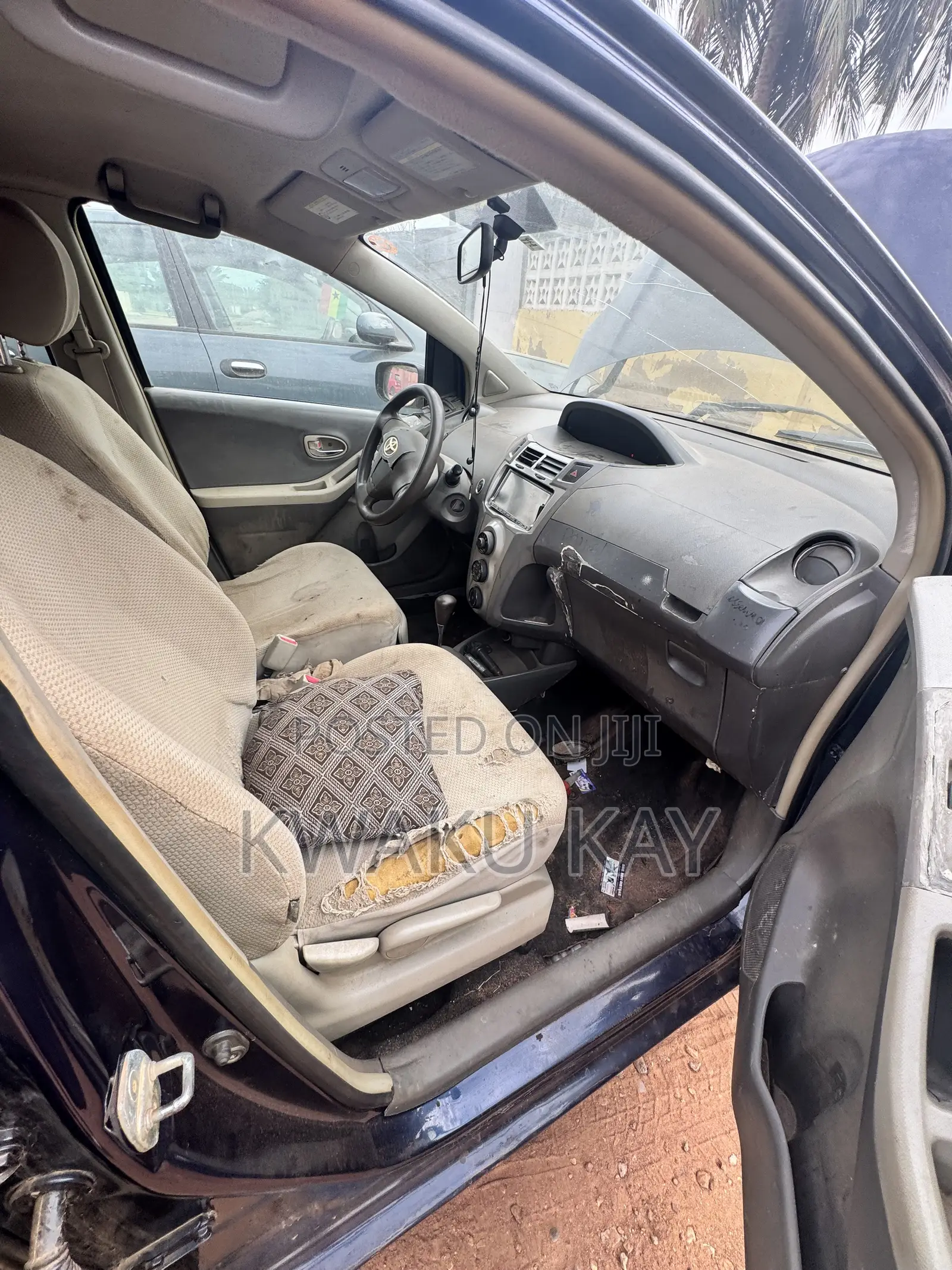 Toyota Vitz 2010 Blue