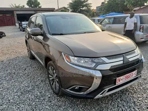 Mitsubishi Outlander SE AWC 2019 Gray