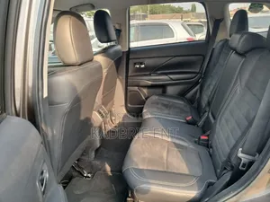 Mitsubishi Outlander SE AWC 2019 Gray