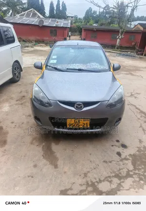 Mazda 2 1.5 Touring 2012 Gray