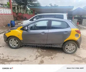 Mazda 2 1.5 Touring 2012 Gray
