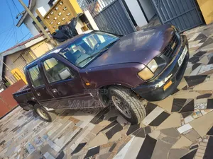 Isuzu I-Series 2005 Purple