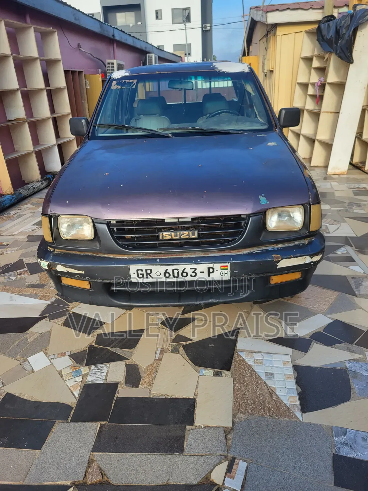 Isuzu I-Series 2005 Purple
