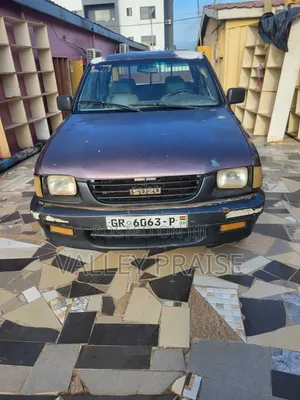 Isuzu I-Series 2005 Purple