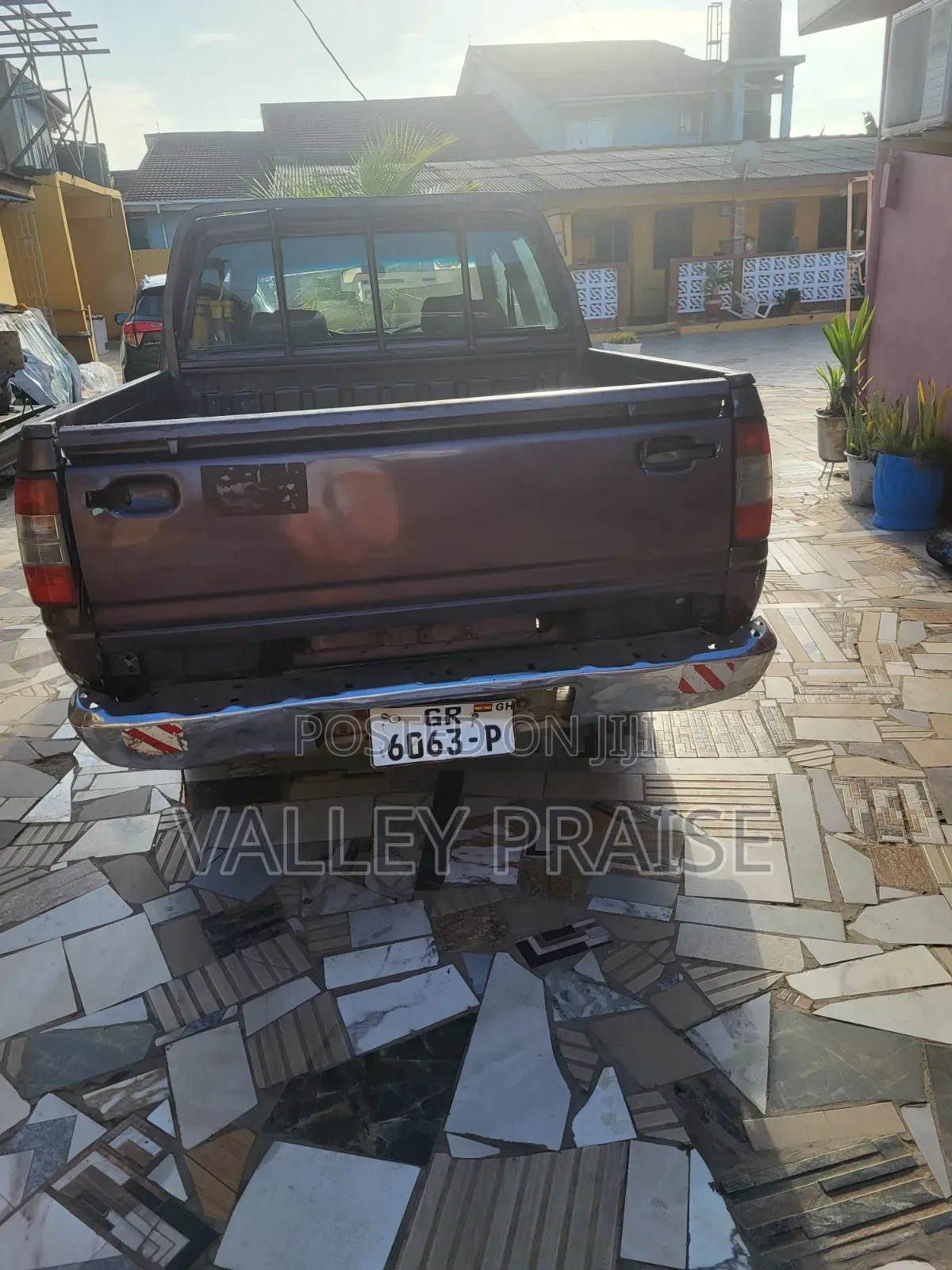 Isuzu I-Series 2005 Purple
