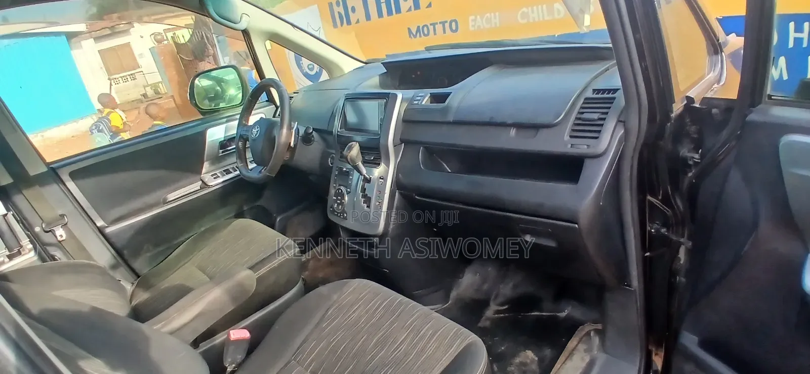 Toyota Voxy X 4WD 8-Seater 2012 Black