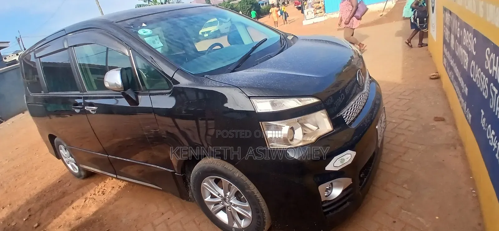 Toyota Voxy X 4WD 8-Seater 2012 Black