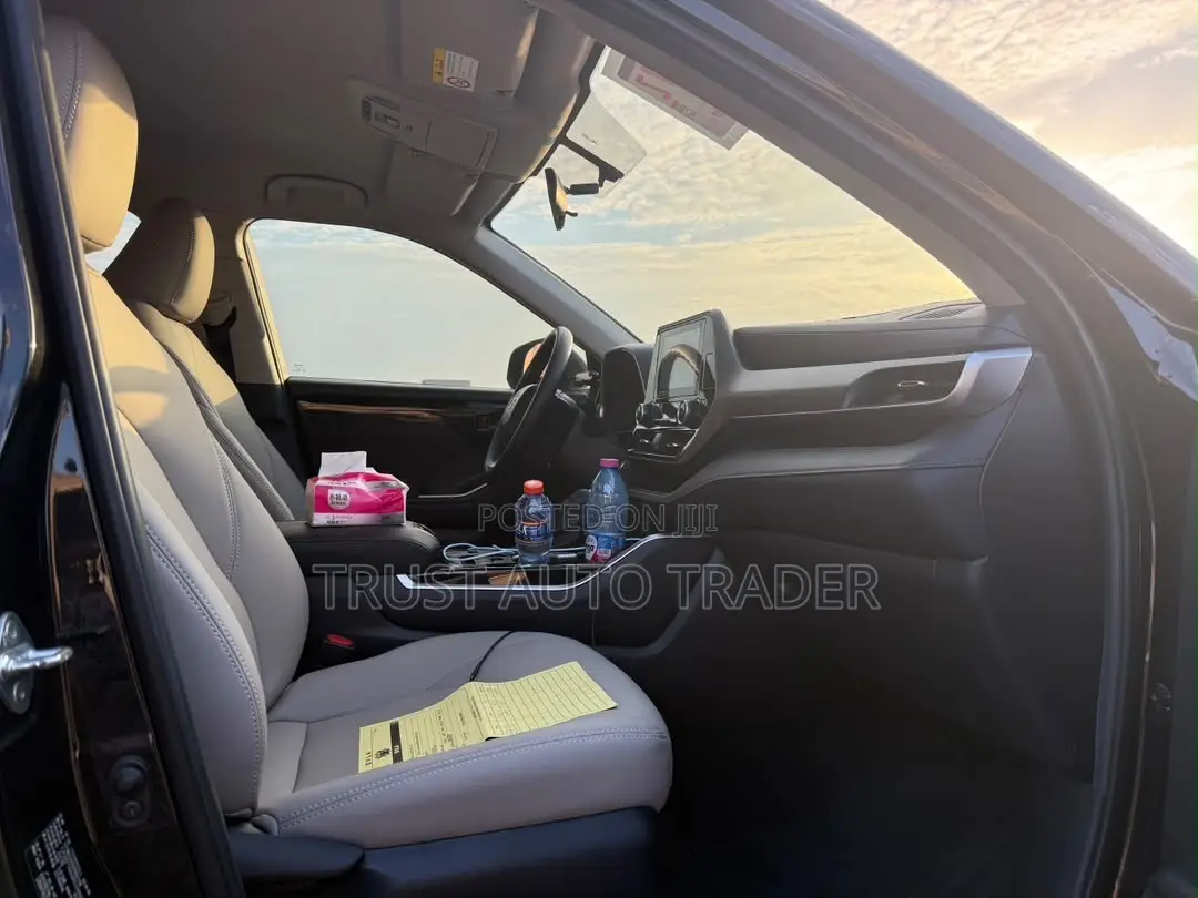 Toyota Highlander 2023 Black